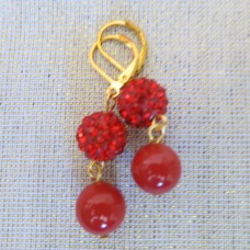 Mirdzošie pērļu auskari